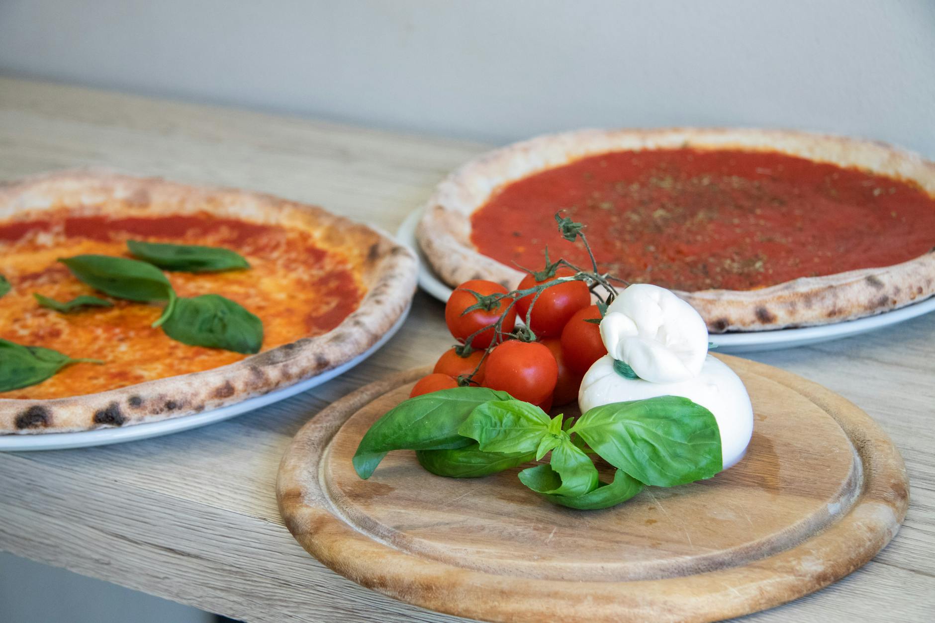 Pizza aus dem Holzofen